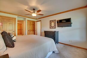 Pool Access, Deck & Boat Slip: Monkey Island Oasis