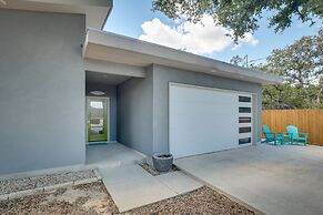 Modern Canyon Lake Vacation Home w/ Furnished Deck