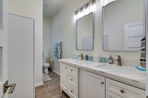 Steps to Ocean: Home w/ Deck in Crystal Beach!