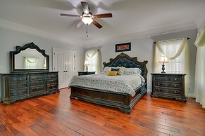 High Point Vacation Rental w/ Private Deck!