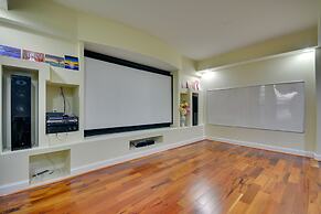 High Point Vacation Rental w/ Private Deck!