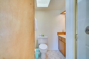 Quaint Big Bear Home w/ Hot Tub: 4 Mi to Skiing!