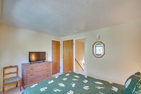 Quaint Big Bear Home w/ Hot Tub: 4 Mi to Skiing!