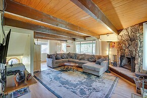 Quaint Big Bear Home w/ Hot Tub: 4 Mi to Skiing!