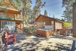 Quaint Big Bear Home w/ Hot Tub: 4 Mi to Skiing!