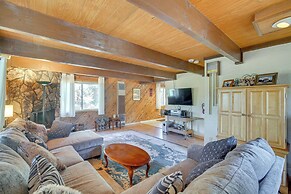 Quaint Big Bear Home w/ Hot Tub: 4 Mi to Skiing!