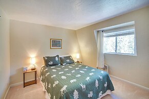 Quaint Big Bear Home w/ Hot Tub: 4 Mi to Skiing!