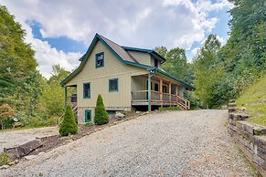Roan Mountain Home w/ Deck Near Appalachian Trail!