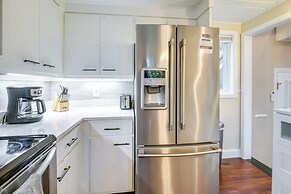 Gilford Townhome w/ Lakefront Beach & Pool Access!