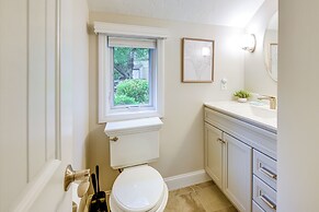 Gilford Townhome w/ Lakefront Beach & Pool Access!