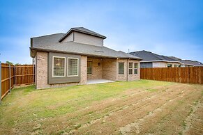 Pet-friendly Fate Home w/ Yard & Fireplace!