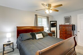 Pet-friendly Lorain Retreat w/ Fenced Yard!