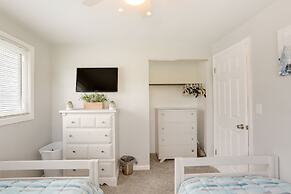 Pet-friendly Lorain Retreat w/ Fenced Yard!