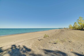 Dom Rodzinny Lakeview Getaway - Walk to Lake Huron