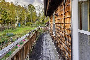 Cozy Adirondack Cabin Retreat in West Chazy!