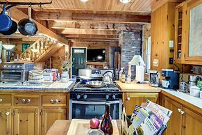 Cozy Adirondack Cabin Retreat in West Chazy!