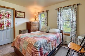Cozy Adirondack Cabin Retreat in West Chazy!