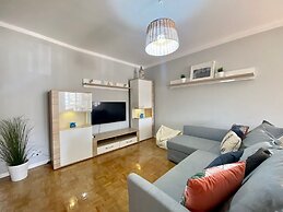 Quarteira Beach Apartment by Homing