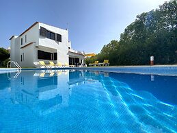 Albufeira Vintage Design Villa With Pool