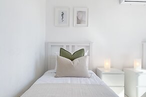 Phaedrus Living Byzantium Modern City Flat