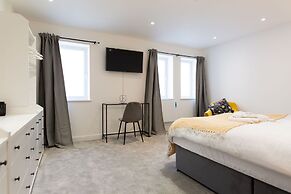 Central Flats in Cardiff with Parking