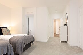 Central Flats in Cardiff with Parking