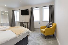 Central Flats in Cardiff with Parking