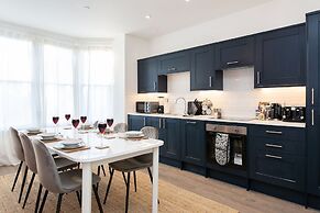 Central Flats in Cardiff with Parking