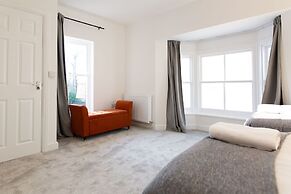 Central Flats in Cardiff with Parking