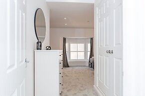 Central Flats in Cardiff with Parking