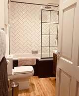 Charming 3-bed House in London