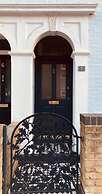 Charming 3-bed House in London