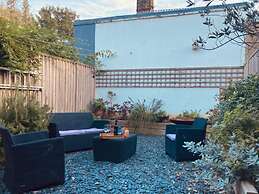 Charming 3-bed House in London
