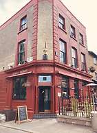 Charming 3-bed House in London