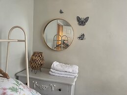 Impeccable 1-bed Apartment in London