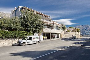 Rogač Rooms & Restaurant