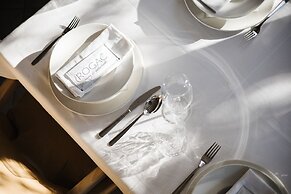 Rogač Rooms & Restaurant