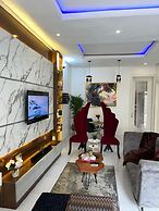 2 Bed Flat - Sleeps 4 - Parking - Wifi