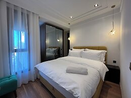 Les Joyeux Luxury Suites & Appart