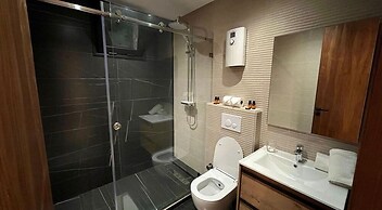 Les Joyeux Luxury Suites & Appart