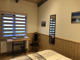 Magellanicus Rustic Suites