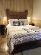 Magellanicus Rustic Suites