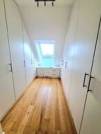 Penthouse 3bedrooms w. Parking&3Terraces