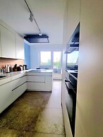 Penthouse 3bedrooms w. Parking&3Terraces