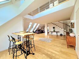 Penthouse 3bedrooms w. Parking&3Terraces