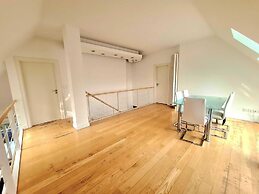 Penthouse 3bedrooms w. Parking&3Terraces