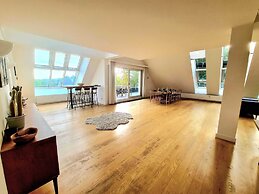 Penthouse 3bedrooms w. Parking&3Terraces