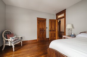 4BDR Broomhead Farmhouse Main House