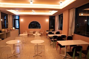 Brown Dot Hotel Saigon Airport