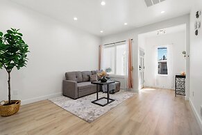 Modern 2Bed 2Bath & parking in Excelsior